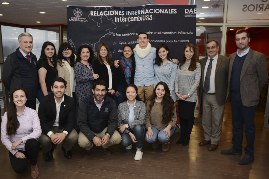 Autoridades sebastianas en Valdivia recibieron a estudiantes extranjeros 