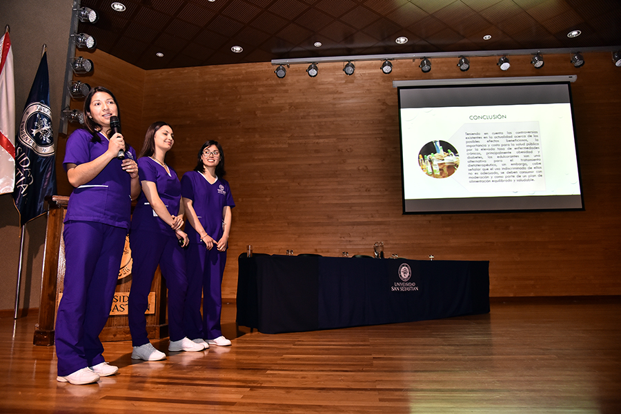 Más de 25 estudiantes de las sedes de Santiago, Concepción, De la Patagonia y Valdivia participaron en la XI Jornada de Estudiantes de Nutrición y Dietética.