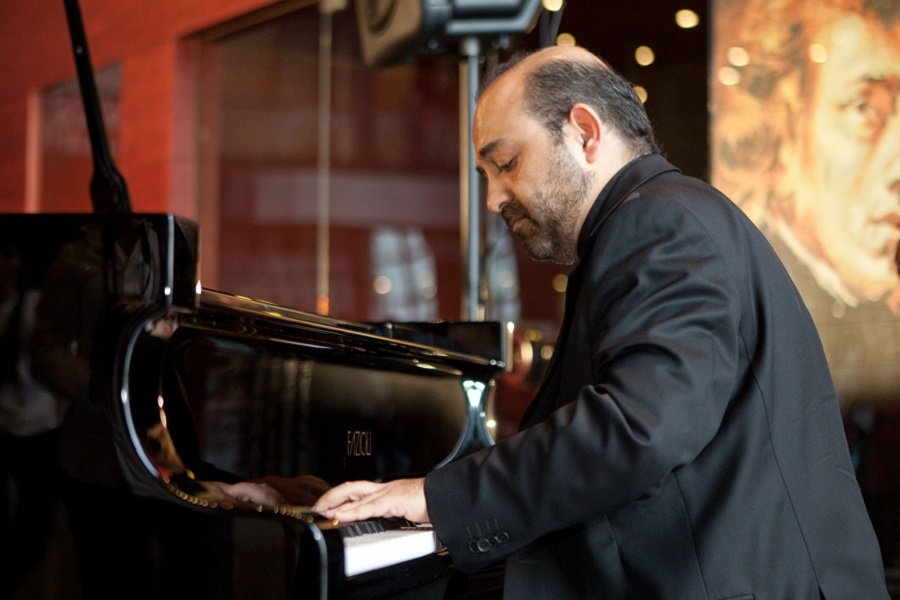 Alexandros Jusakos presenta su concierto de Piano: “La Luz del Mediterráneo”